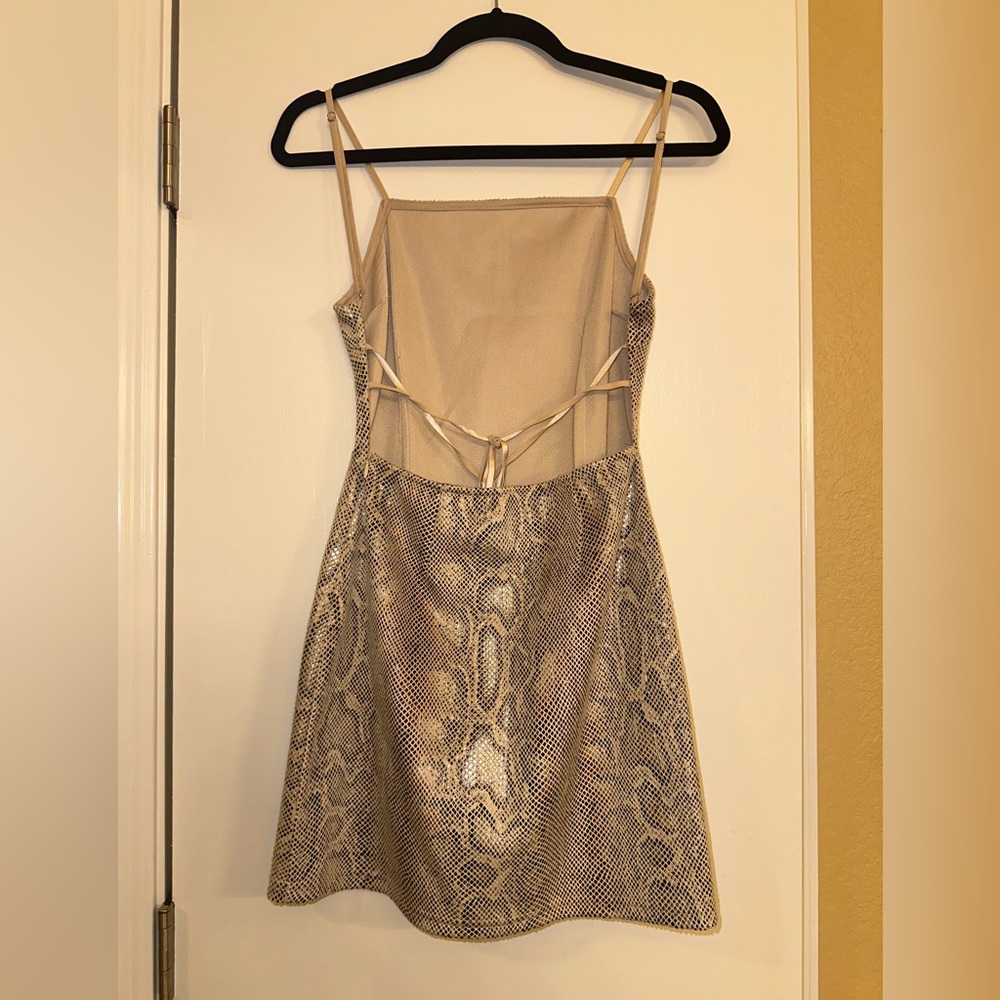 Snake Print Cream Mini Dress - Picture 5 of 9
